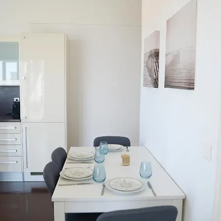 Bright With Sea View Apartment