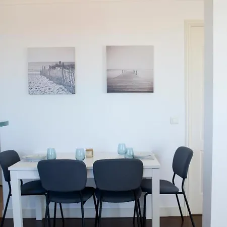 Bright With Sea View Apartment *